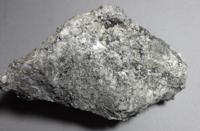 自然銀　含銀斑銅鉱