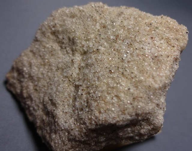 魚卵状珪石