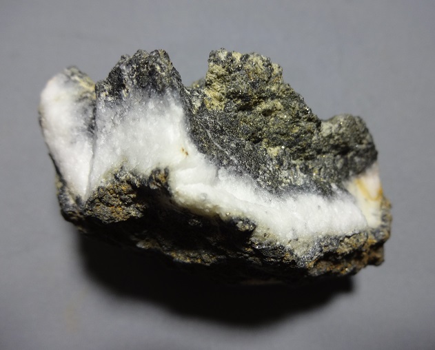 硫セレン銀鉱　