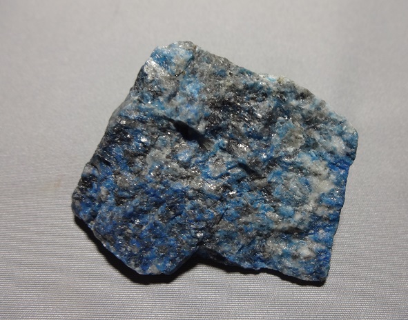 藍方石　