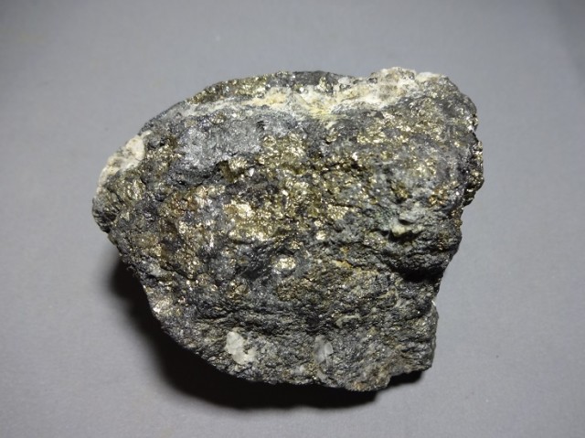 硫砒銅鉱　